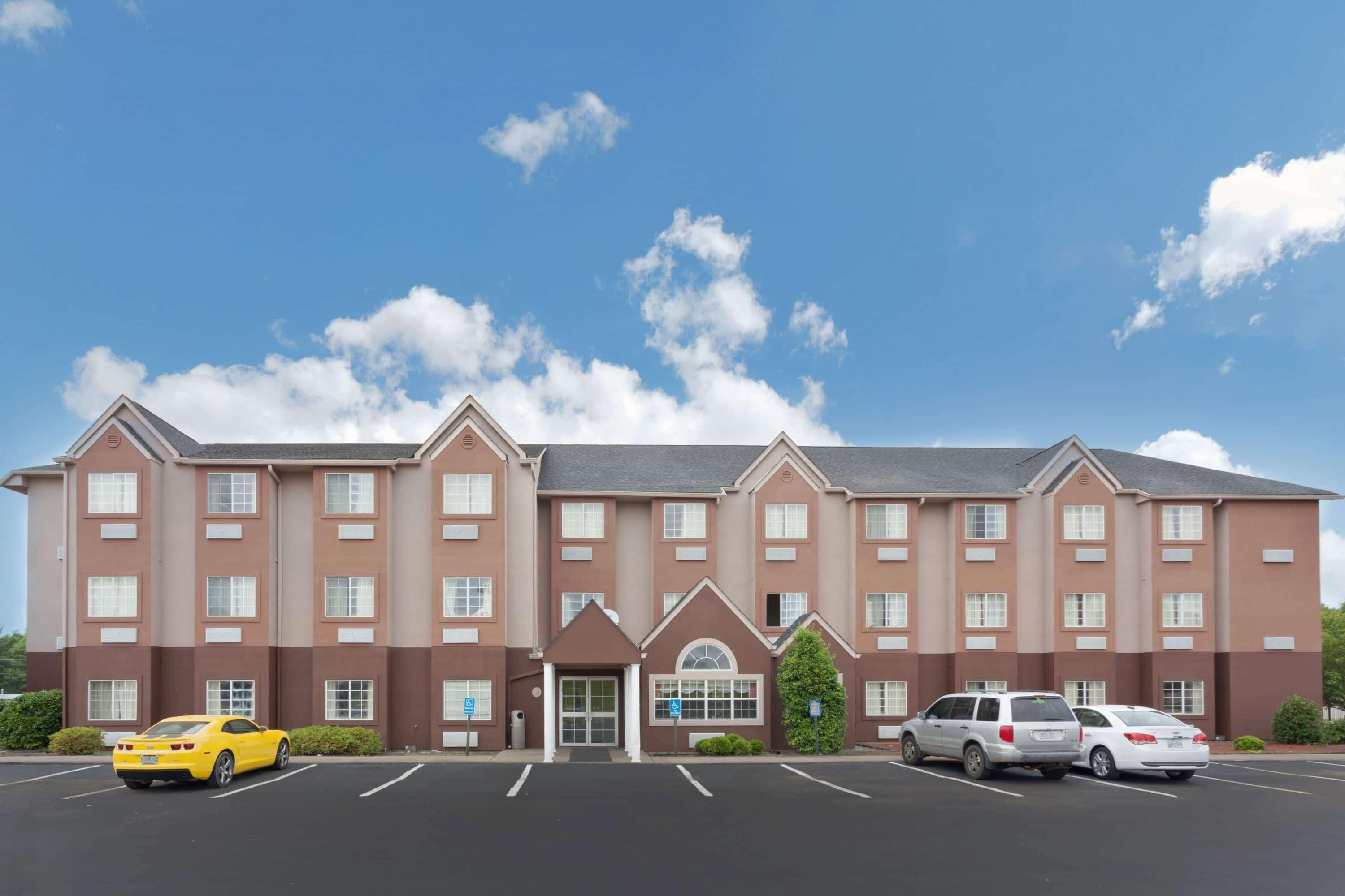 Microtel Inn & Suites By Wyndham Brandon Exterior photo